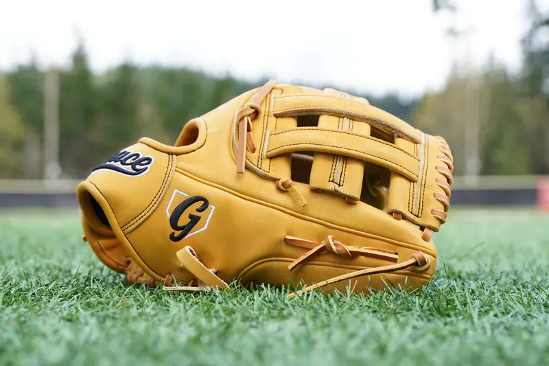 12.50" H-Web Outfield Grace Glove 1