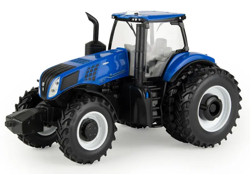 #13976 1/32 New Holland Genesis T8.380 Tractor With Duals 1