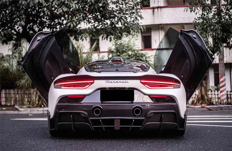 2020-2024 Maserati Mc20 Msy Style Dry Carbon Fiber Rear Diffuser With Brake Light 1