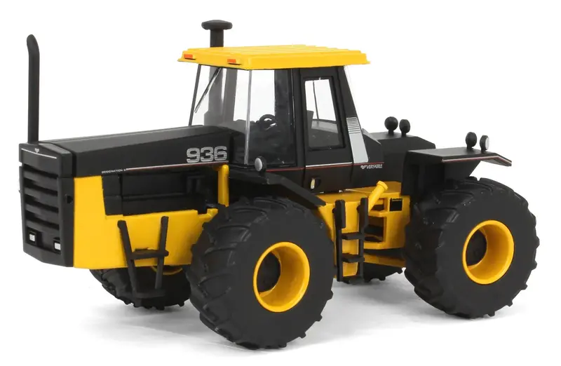 #2402002Y 1/64 Versatile 936 Industrial 4Wd Tractor With 30.5-32 Wide Singles 1
