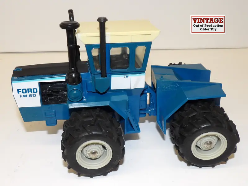 #3092 1/32 Ford Fw-60 4Wd Tractor With Duals - Plastic 1