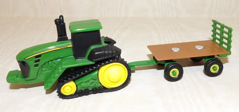 #37660 Mini John Deere Tracked Tractor With Hay Wagon 1