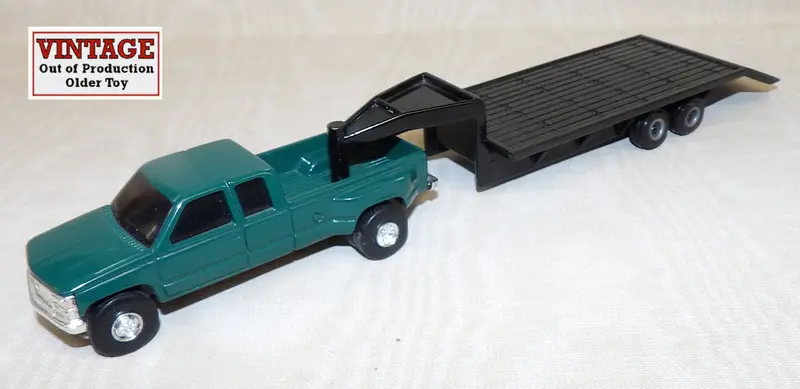 #4330 1/64 Green Gmc Extended Cab Dually Pickup With Black Gooseneck Flatbed Trailer - No Package, As Is 1