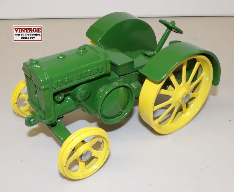 #500Epb 1/16 1923 John Deere Model D Tractor - No Box, As Is 1