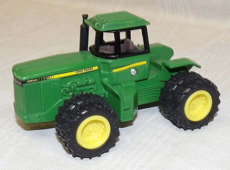 #551Eo 1/64 John Deere 8850 4Wd Motorized Tractor - No Package, As Is 1