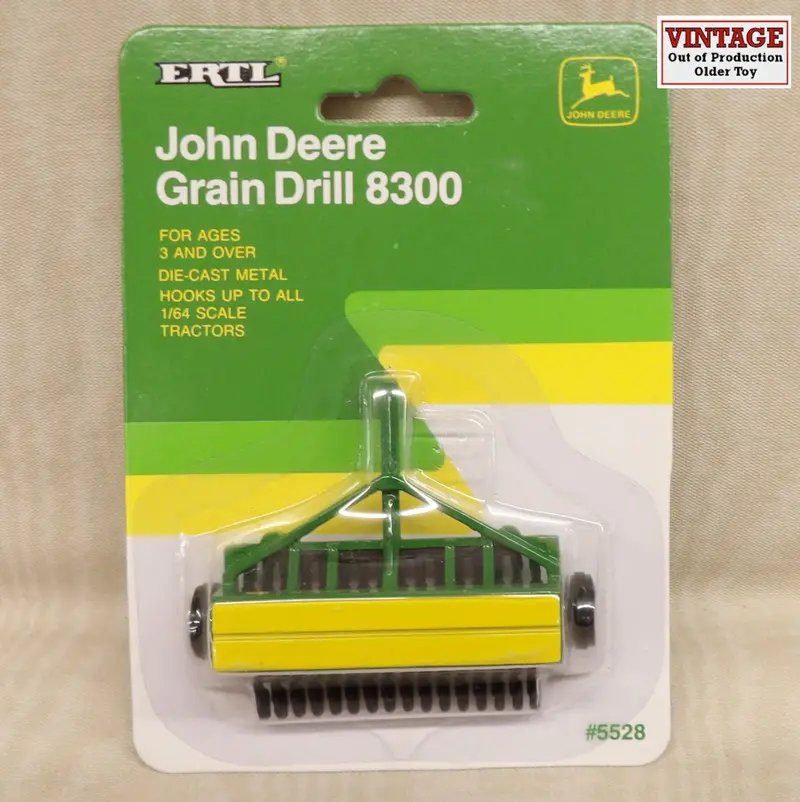 #5528Fo 1/64 John Deere 8300 Grain Drill 1