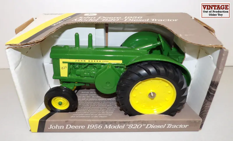 #5705Do 1/16 John Deere 1956 Model 820 Diesel Tractor 1