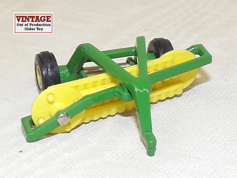 #5751Fo 1/64 John Deere Hay Rake - No Package, As Is 1