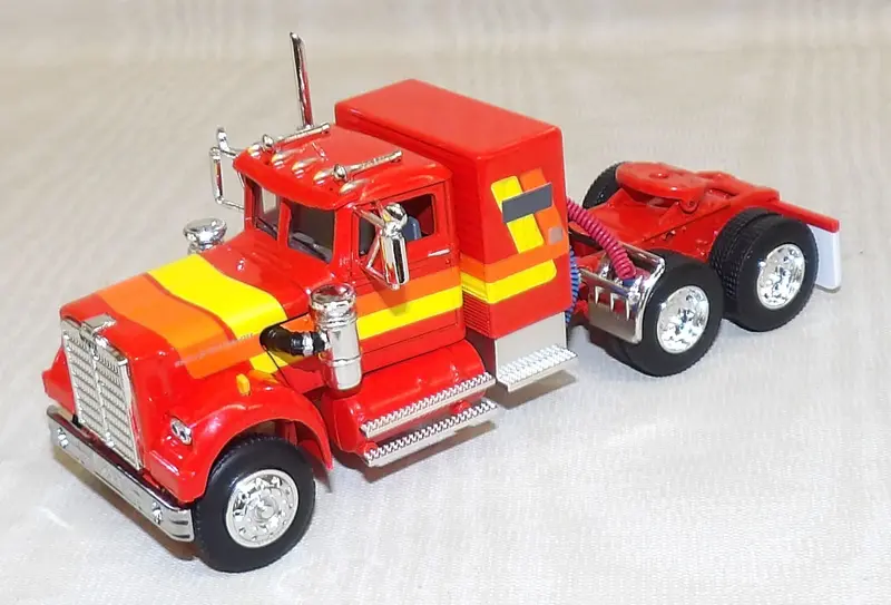 #619451 1/64 Red White Western Star 4900 With 36" Sleeper - No Box 1