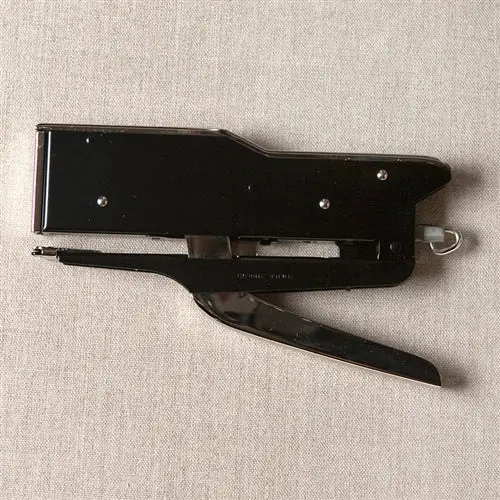 Zenith 548 Plier Stapler- Black 1